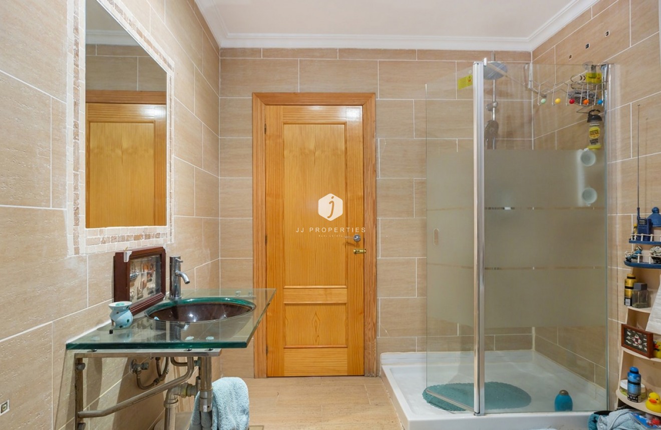 Z drugiej ręki - Villa -
Torrevieja - Los Balcones