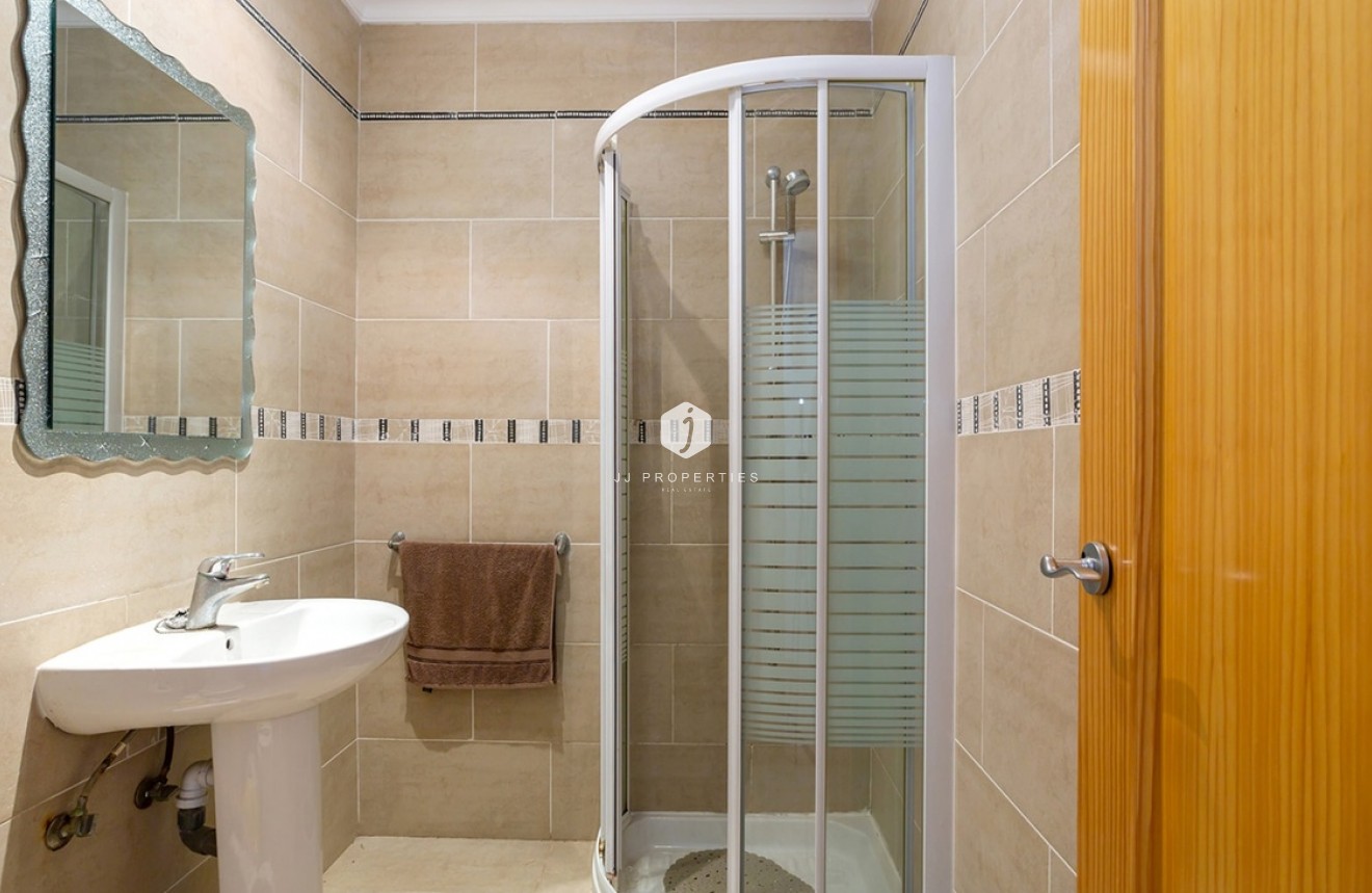 Z drugiej ręki - Villa -
Torrevieja - Los Balcones