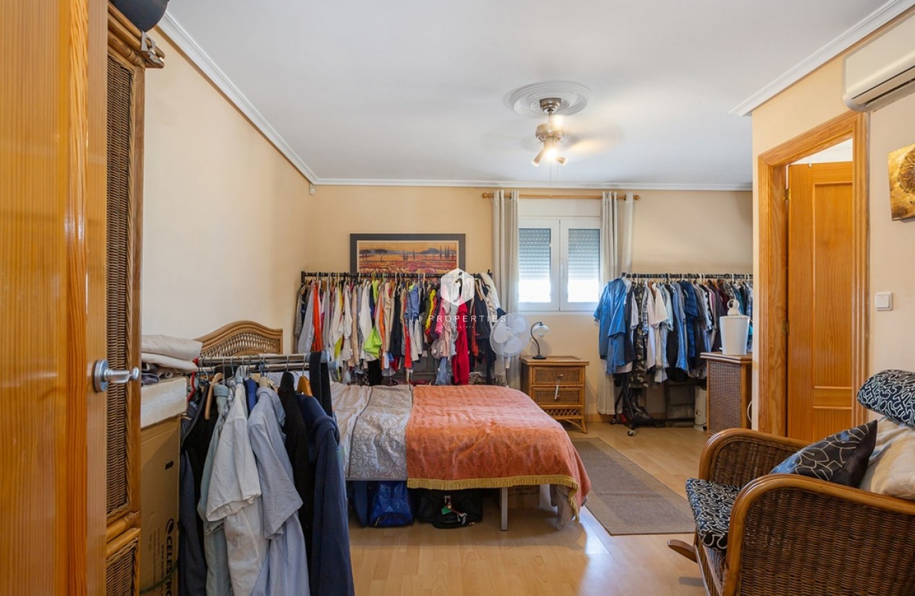 Z drugiej ręki - Villa -
Torrevieja - Los Balcones