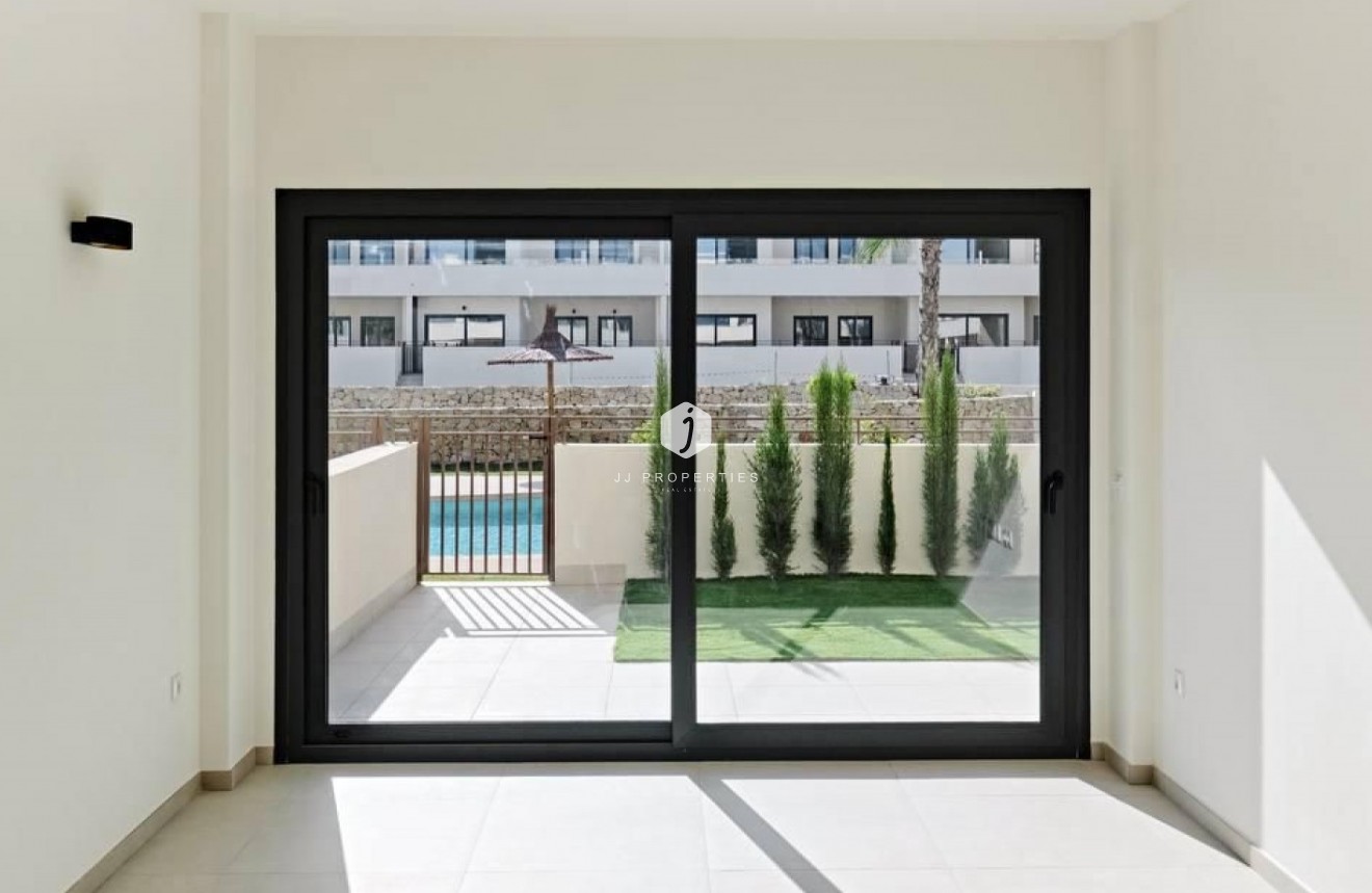 Z drugiej ręki - Mieszkanie w bloku -
Torrevieja - Costa Blanca