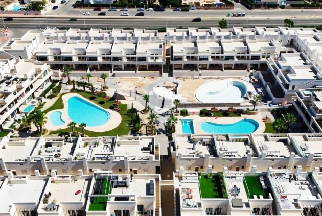 Z drugiej ręki - Mieszkanie w bloku -
Torrevieja - Costa Blanca