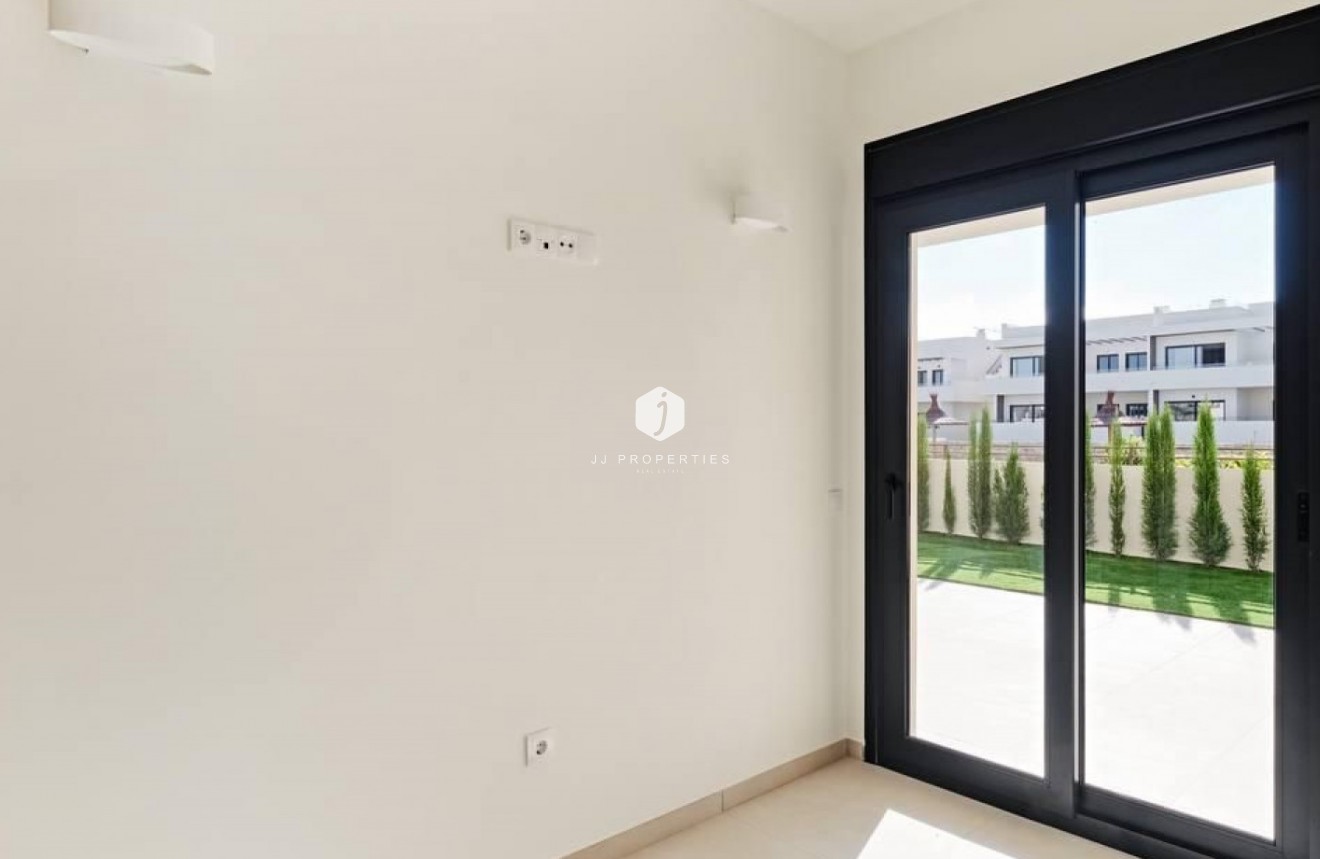 Z drugiej ręki - Mieszkanie w bloku -
Torrevieja - Costa Blanca