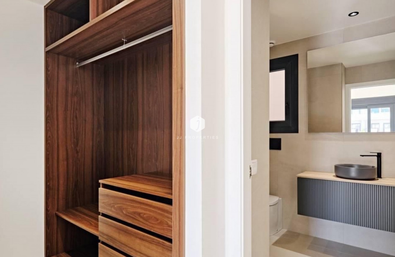 Z drugiej ręki - Mieszkanie w bloku -
Torrevieja - Costa Blanca