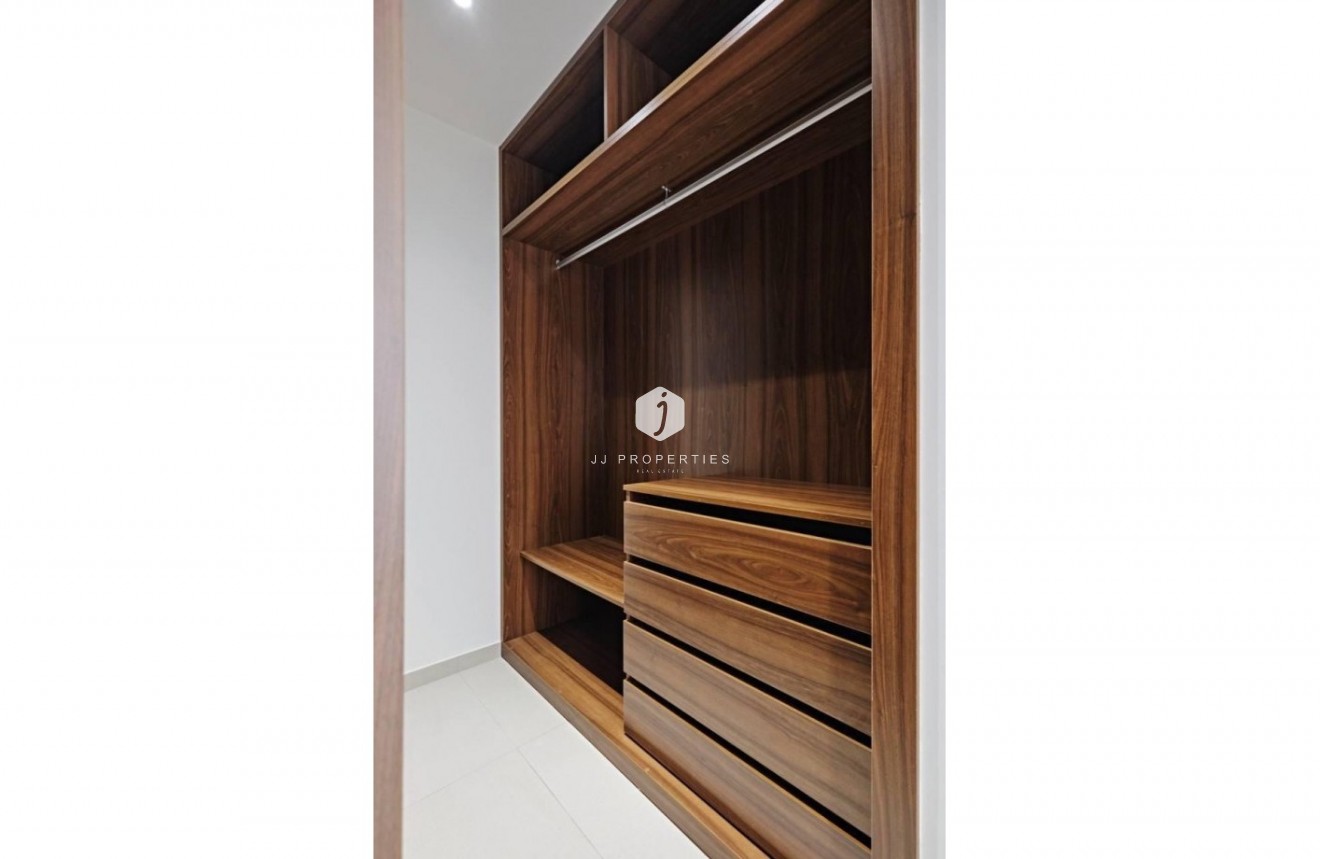 Z drugiej ręki - Mieszkanie w bloku -
Torrevieja - Costa Blanca