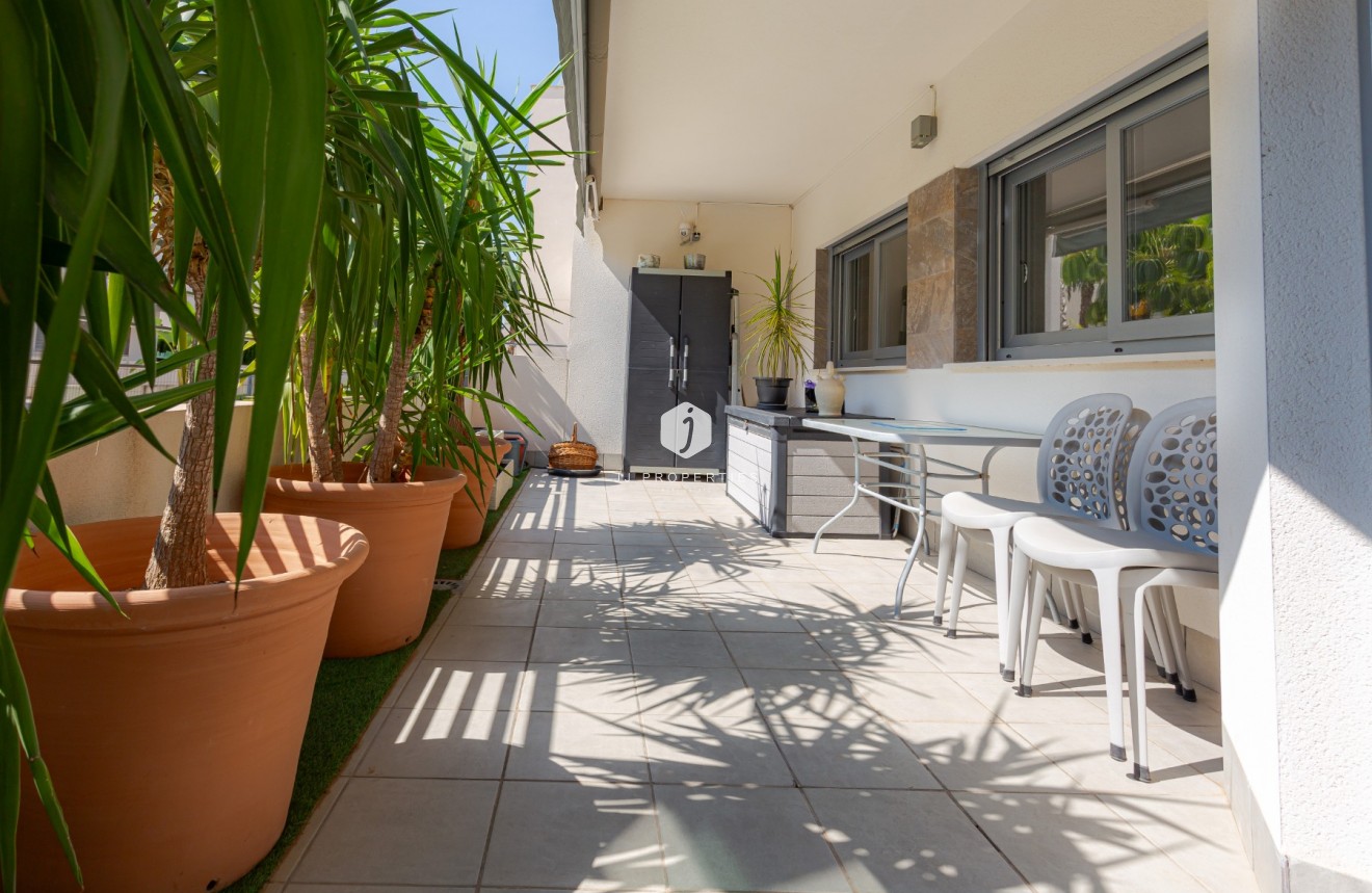 Z drugiej ręki - Mieszkanie w bloku -
Torrevieja - Costa Blanca