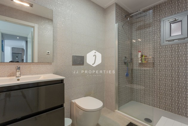 Z drugiej ręki - Mieszkanie w bloku -
Torrevieja - Costa Blanca