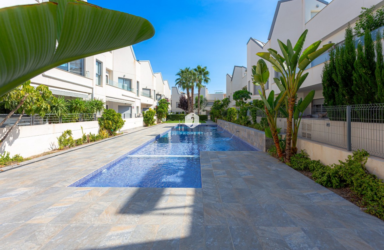 Z drugiej ręki - Mieszkanie w bloku -
Torrevieja - Costa Blanca