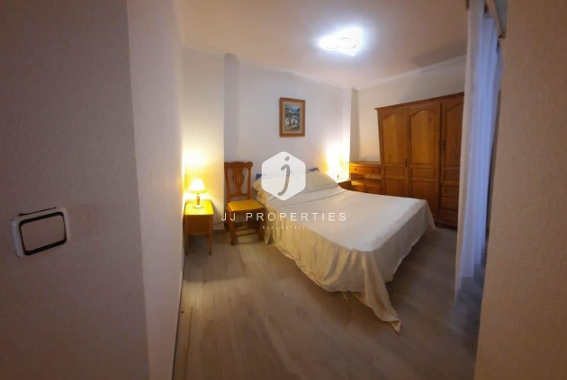 Z drugiej ręki - Mieszkanie w bloku -
Torrevieja - Centro