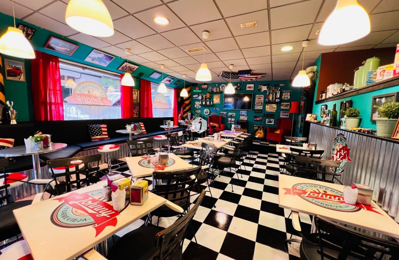 Z drugiej ręki - Reklama w telewizji -
Torrevieja - Playa del cura