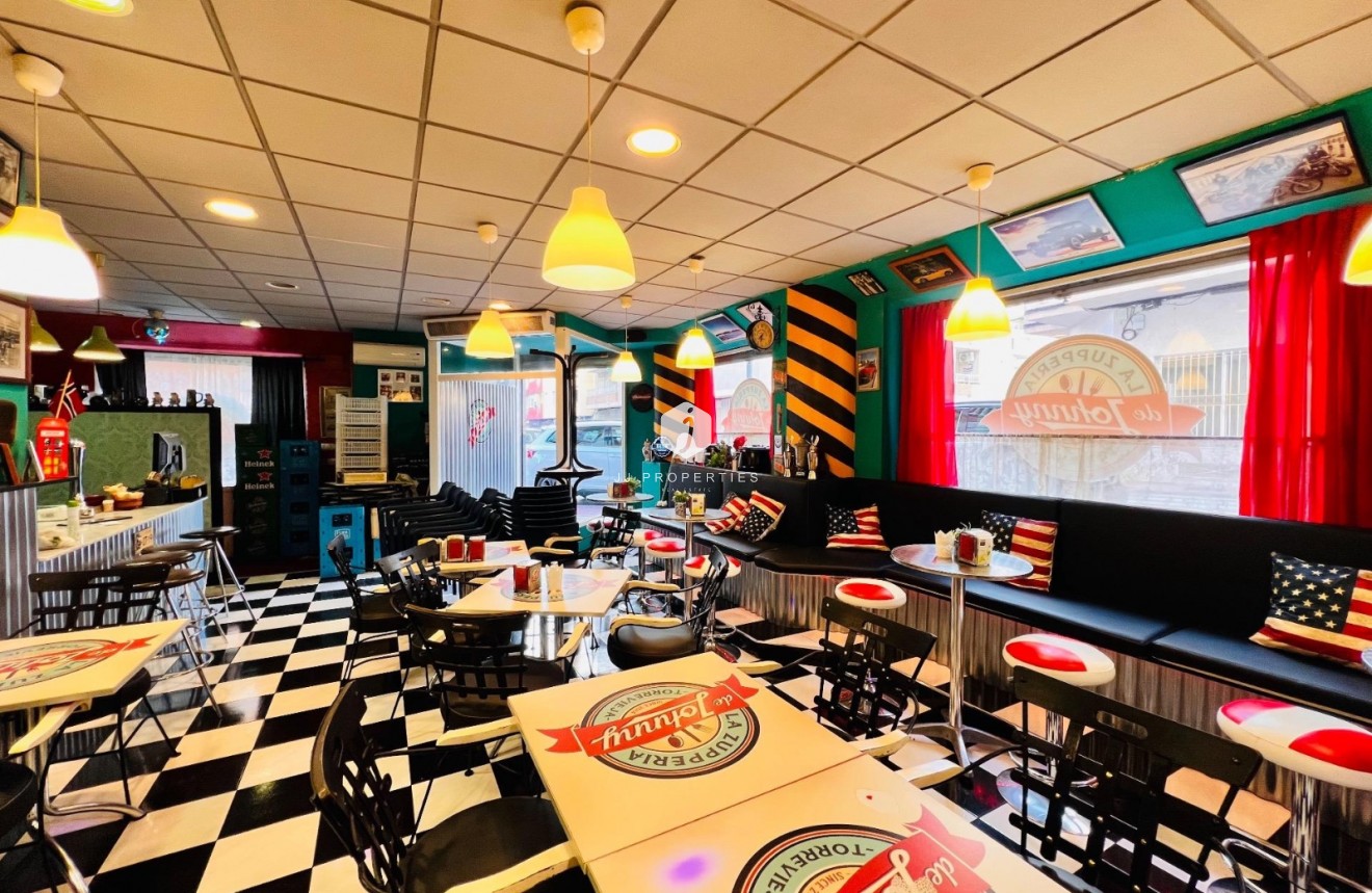 Z drugiej ręki - Reklama w telewizji -
Torrevieja - Playa del cura