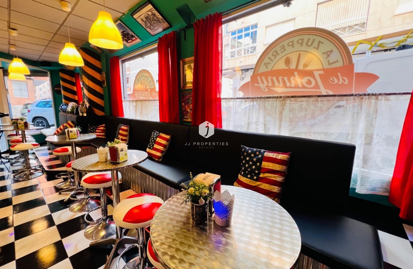 Z drugiej ręki - Reklama w telewizji -
Torrevieja - Playa del cura