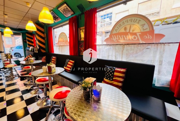 Z drugiej ręki - Reklama w telewizji -
Torrevieja - Playa del cura