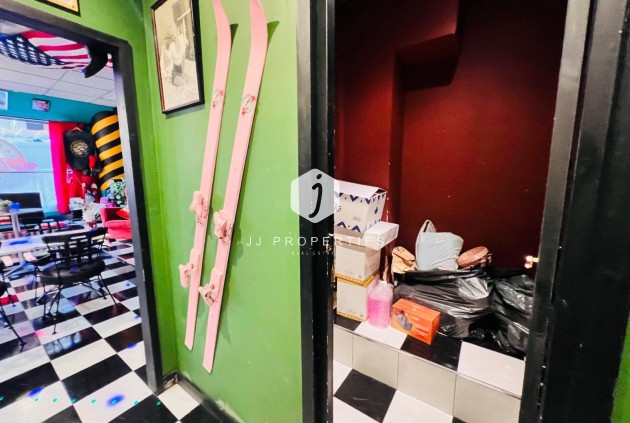 Z drugiej ręki - Reklama w telewizji -
Torrevieja - Playa del cura