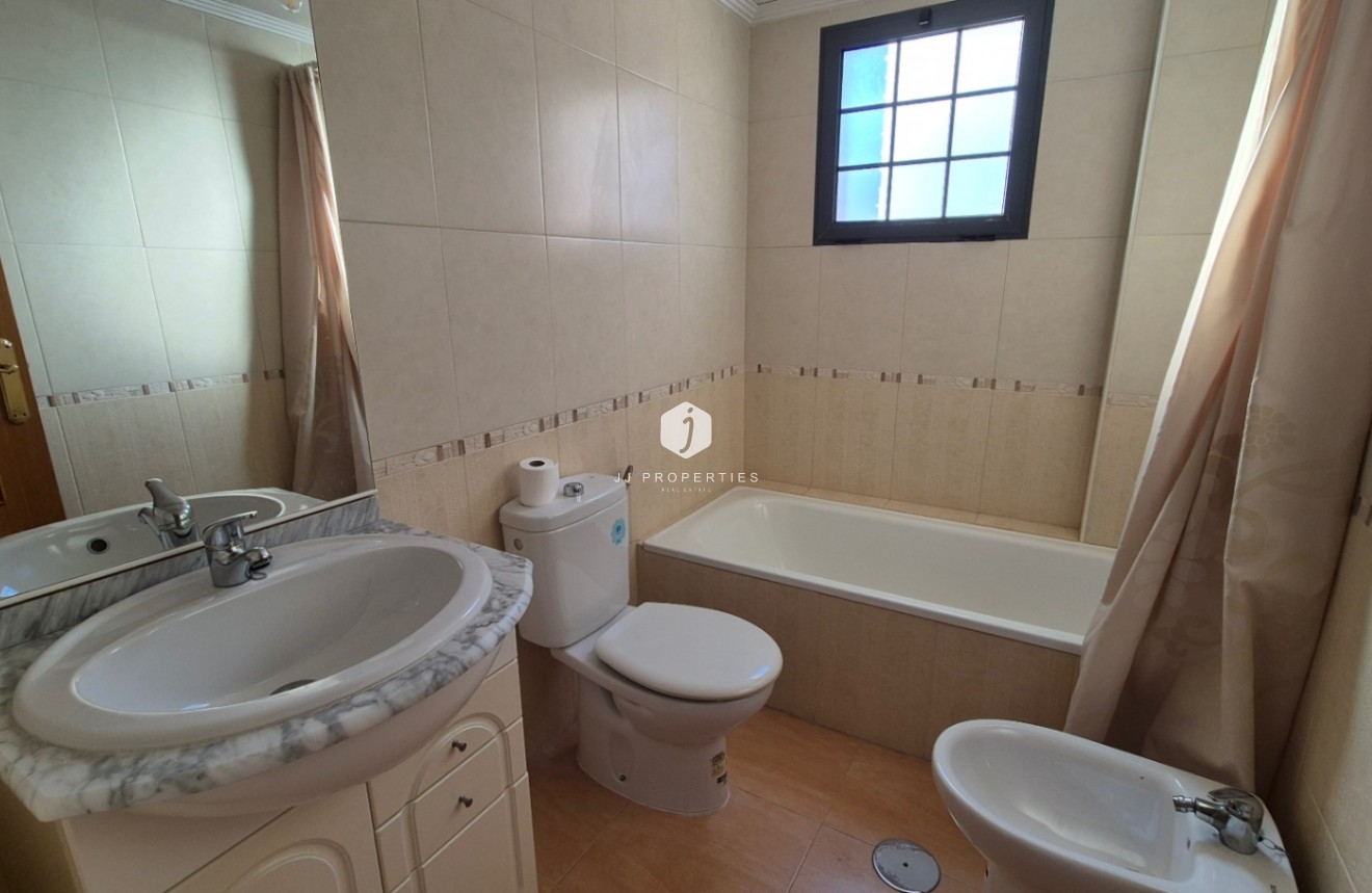 Z drugiej ręki - Dupleks -
Torrevieja - Costa Blanca