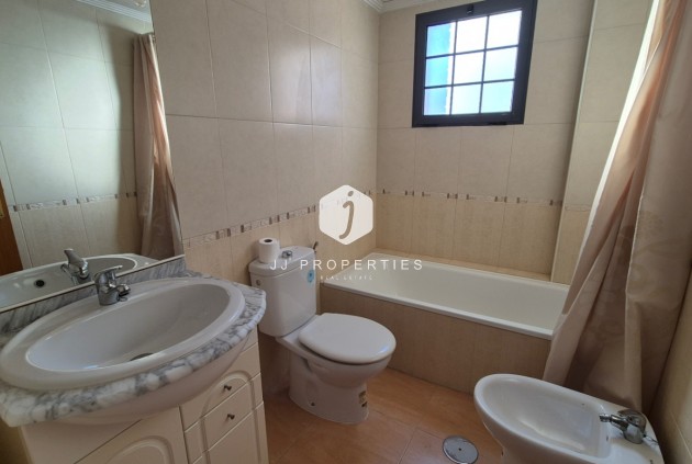 Z drugiej ręki - Dupleks -
Torrevieja - Costa Blanca