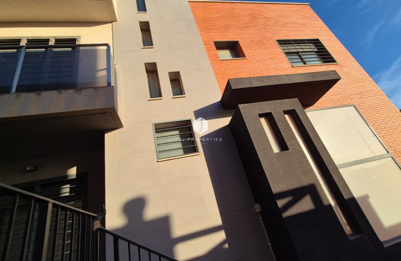 Z drugiej ręki - Dupleks -
Torrevieja - Costa Blanca