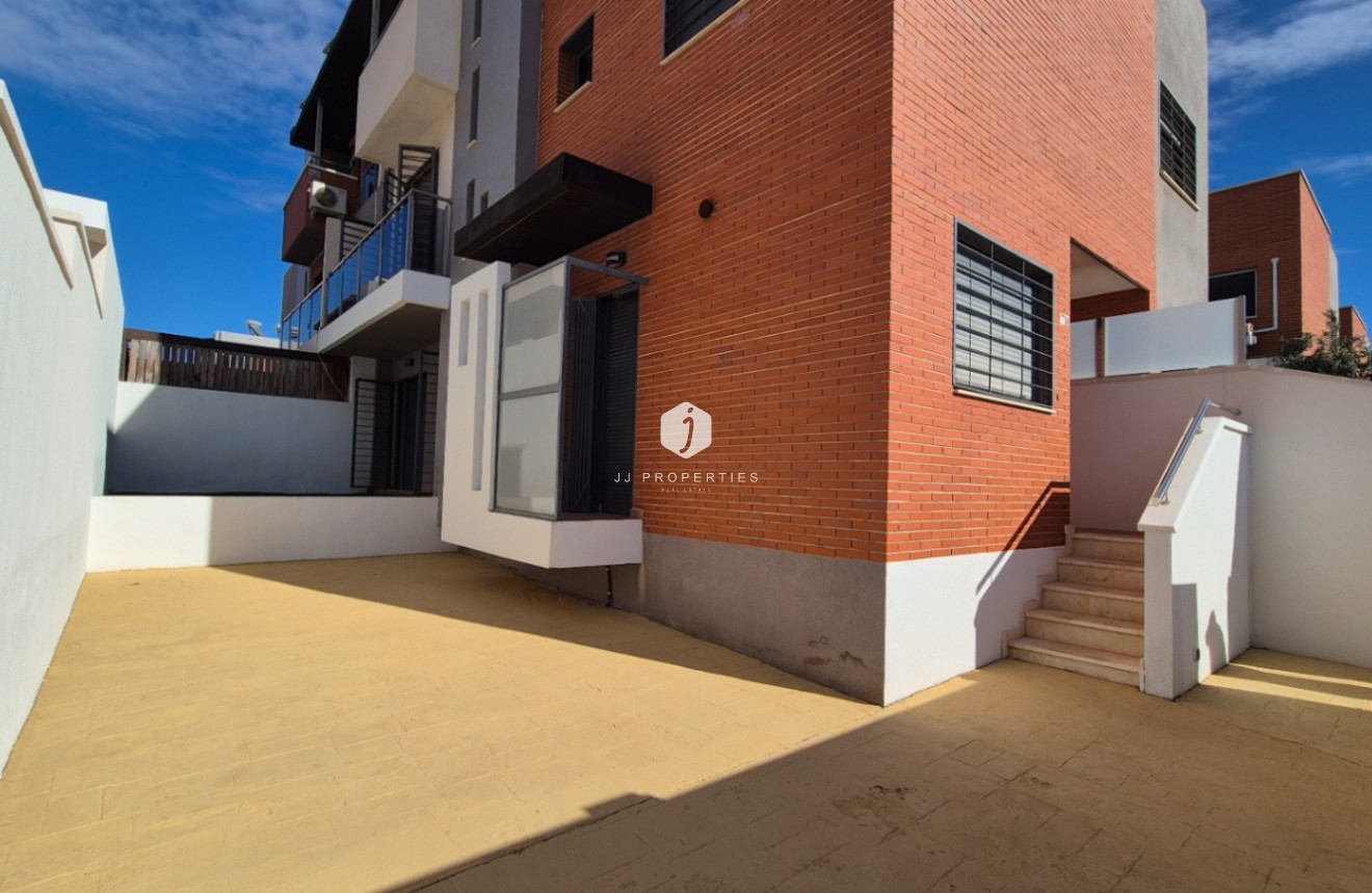 Z drugiej ręki - Dupleks -
Torrevieja - Costa Blanca