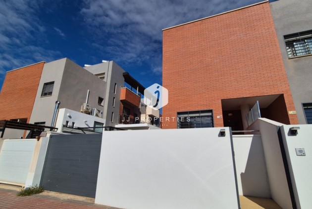 Z drugiej ręki - Dupleks -
Torrevieja - Costa Blanca