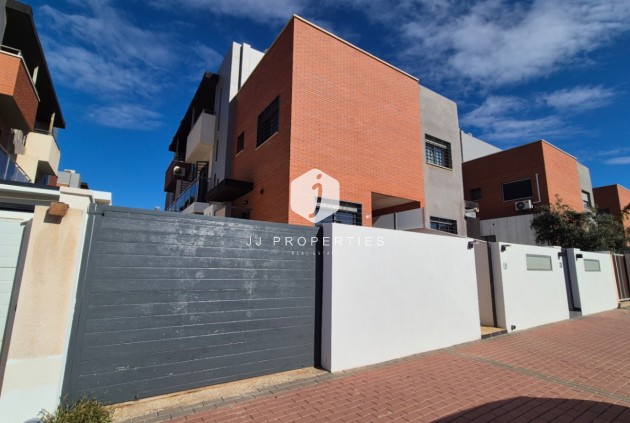 Z drugiej ręki - Dupleks -
Torrevieja - Costa Blanca