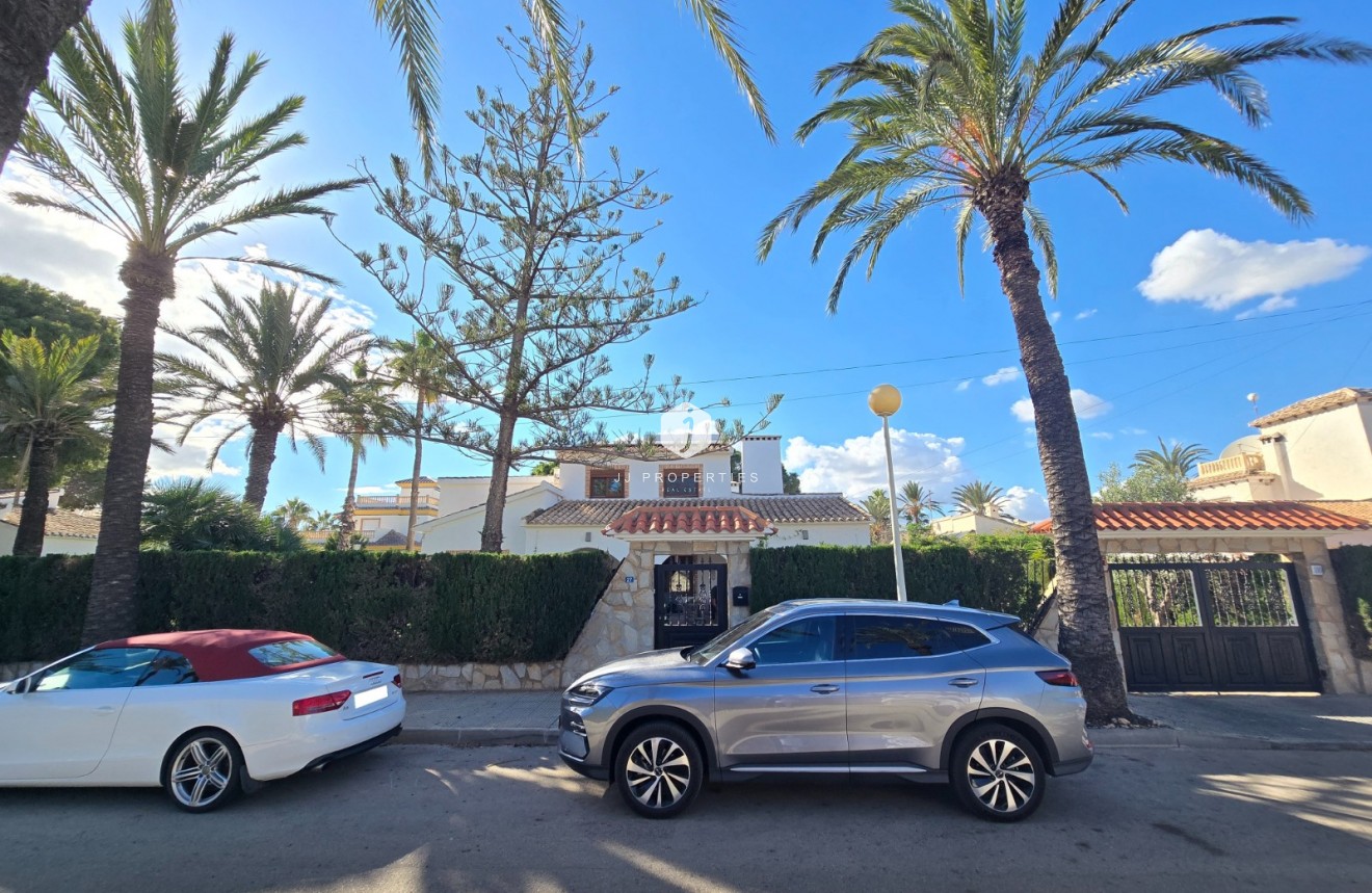 Z drugiej ręki - Villa -
Orihuela Costa - Costa Blanca