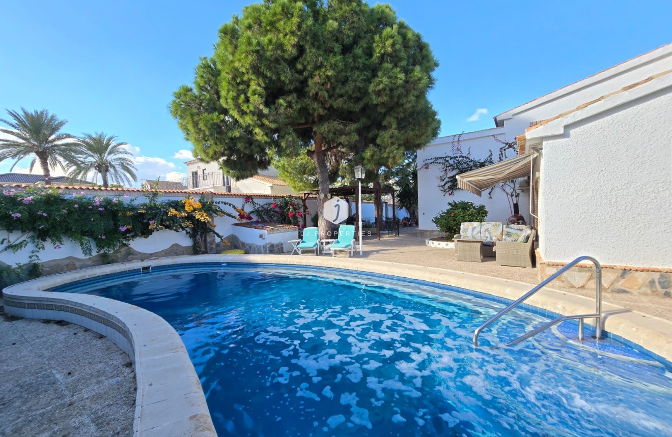 Z drugiej ręki - Villa -
Orihuela Costa - Costa Blanca