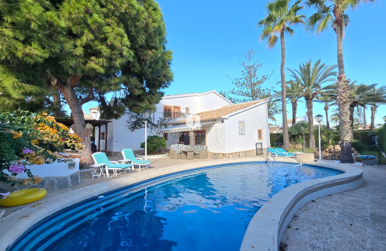 Z drugiej ręki - Villa -
Orihuela Costa - Costa Blanca
