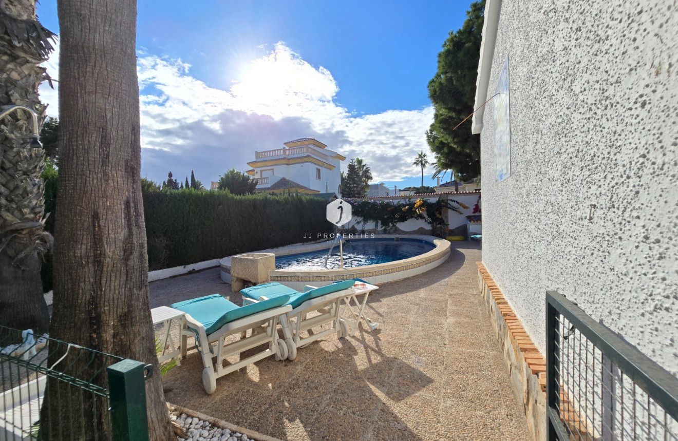 Z drugiej ręki - Villa -
Orihuela Costa - Costa Blanca