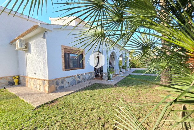Z drugiej ręki - Villa -
Orihuela Costa - Costa Blanca
