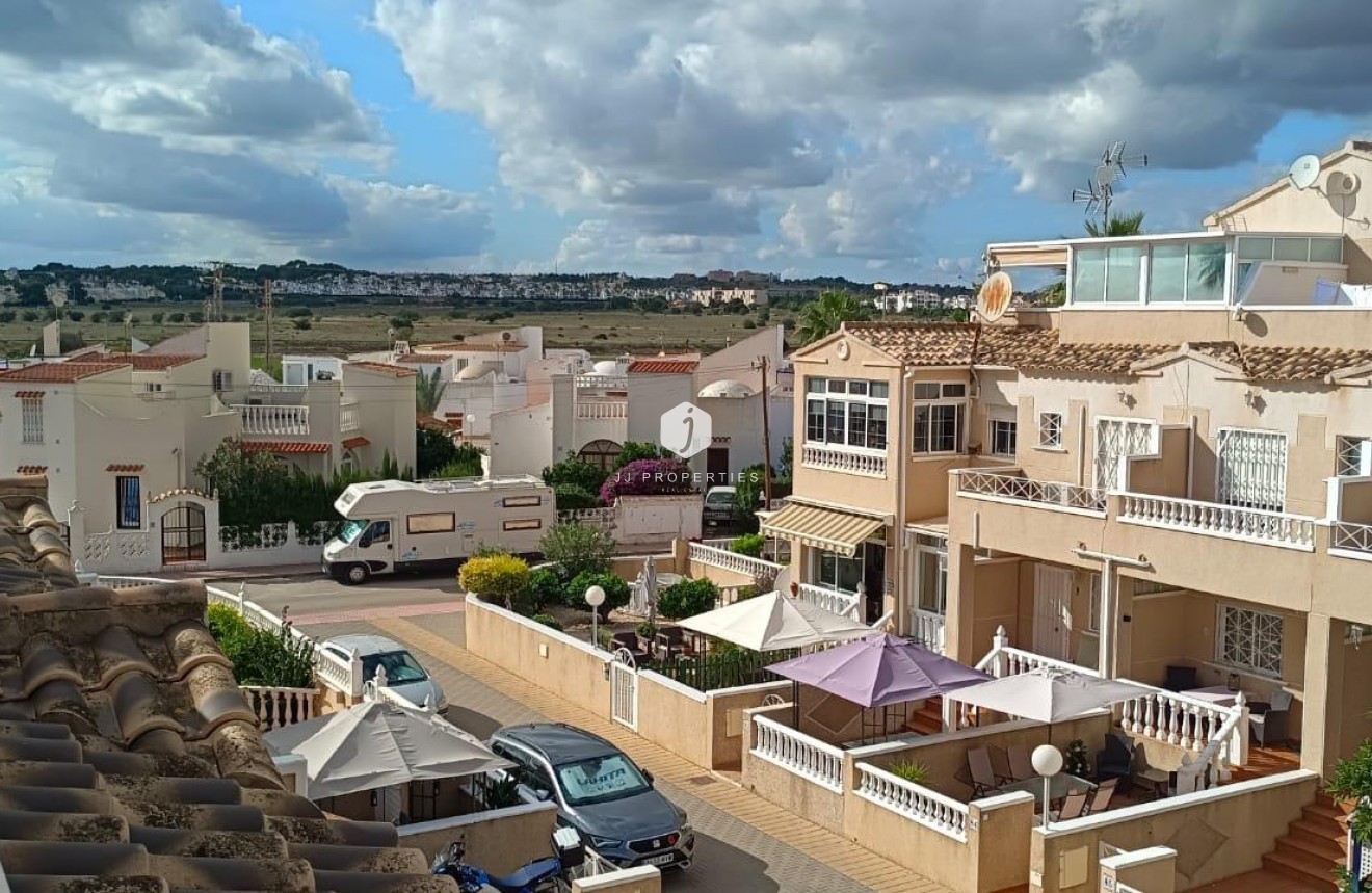 Z drugiej ręki - Bungalow -
Orihuela Costa - Los Almendros-la Florida