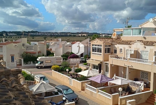 Z drugiej ręki - Bungalow -
Orihuela Costa - Los Almendros-la Florida