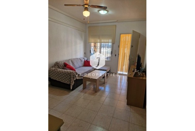 Z drugiej ręki - Bungalow -
Torrevieja - Playa de los Naufragos