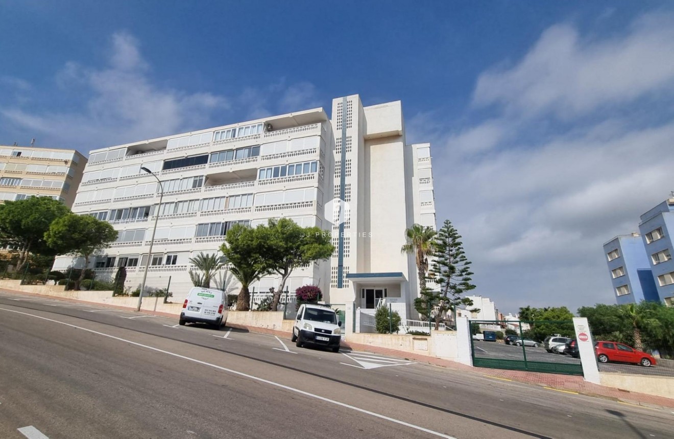 Z drugiej ręki - Mieszkanie w bloku -
Torrevieja - Torreblanca
