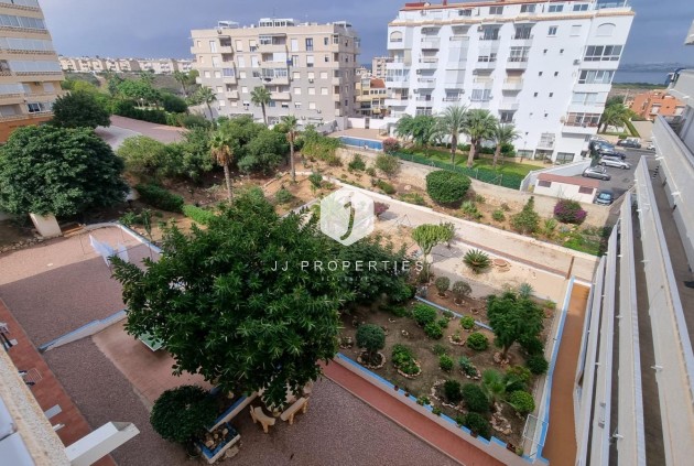 Z drugiej ręki - Mieszkanie w bloku -
Torrevieja - Torreblanca