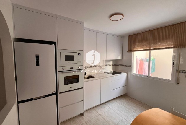 Z drugiej ręki - Szalet -
Orihuela Costa - Campoamor