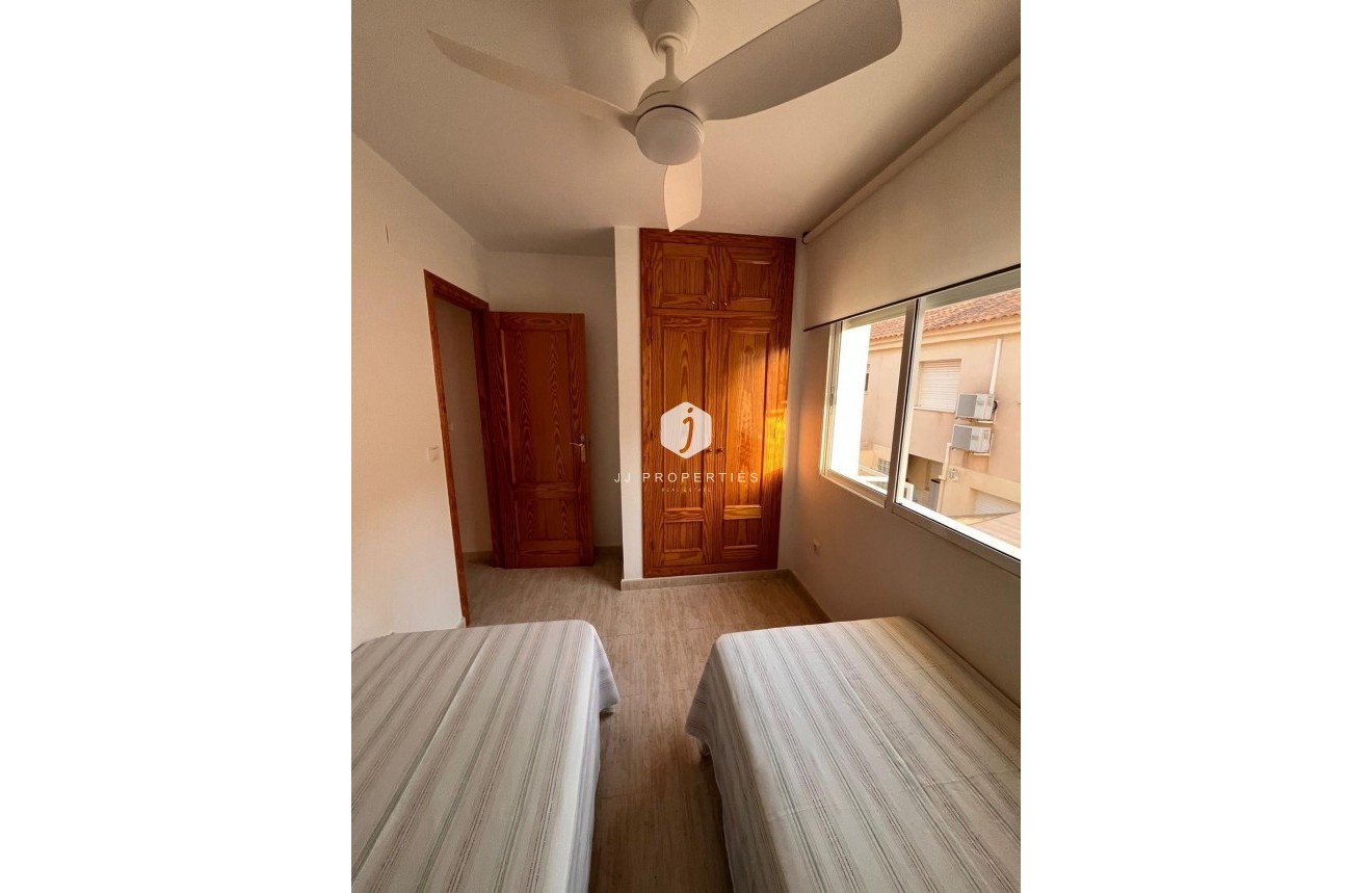 Z drugiej ręki - Szalet -
Orihuela Costa - Campoamor