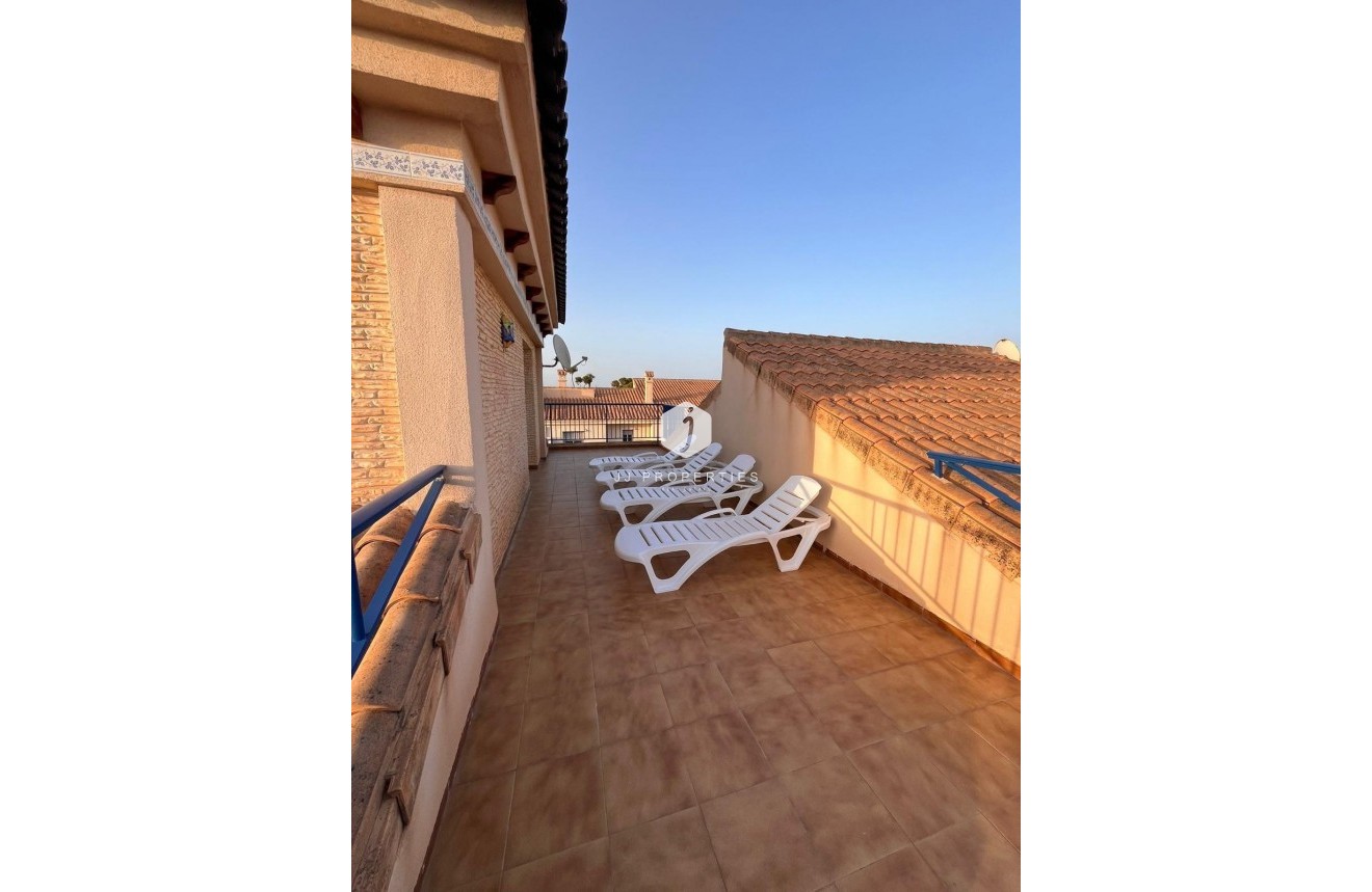 Z drugiej ręki - Szalet -
Orihuela Costa - Campoamor