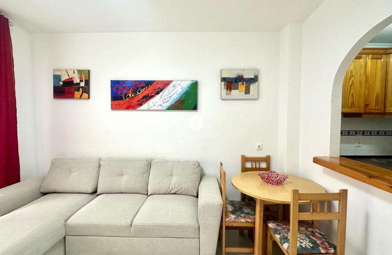 Z drugiej ręki - Mieszkanie w bloku -
Torrevieja - Acequion