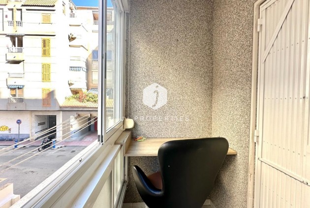 Z drugiej ręki - Mieszkanie w bloku -
Torrevieja - Acequion