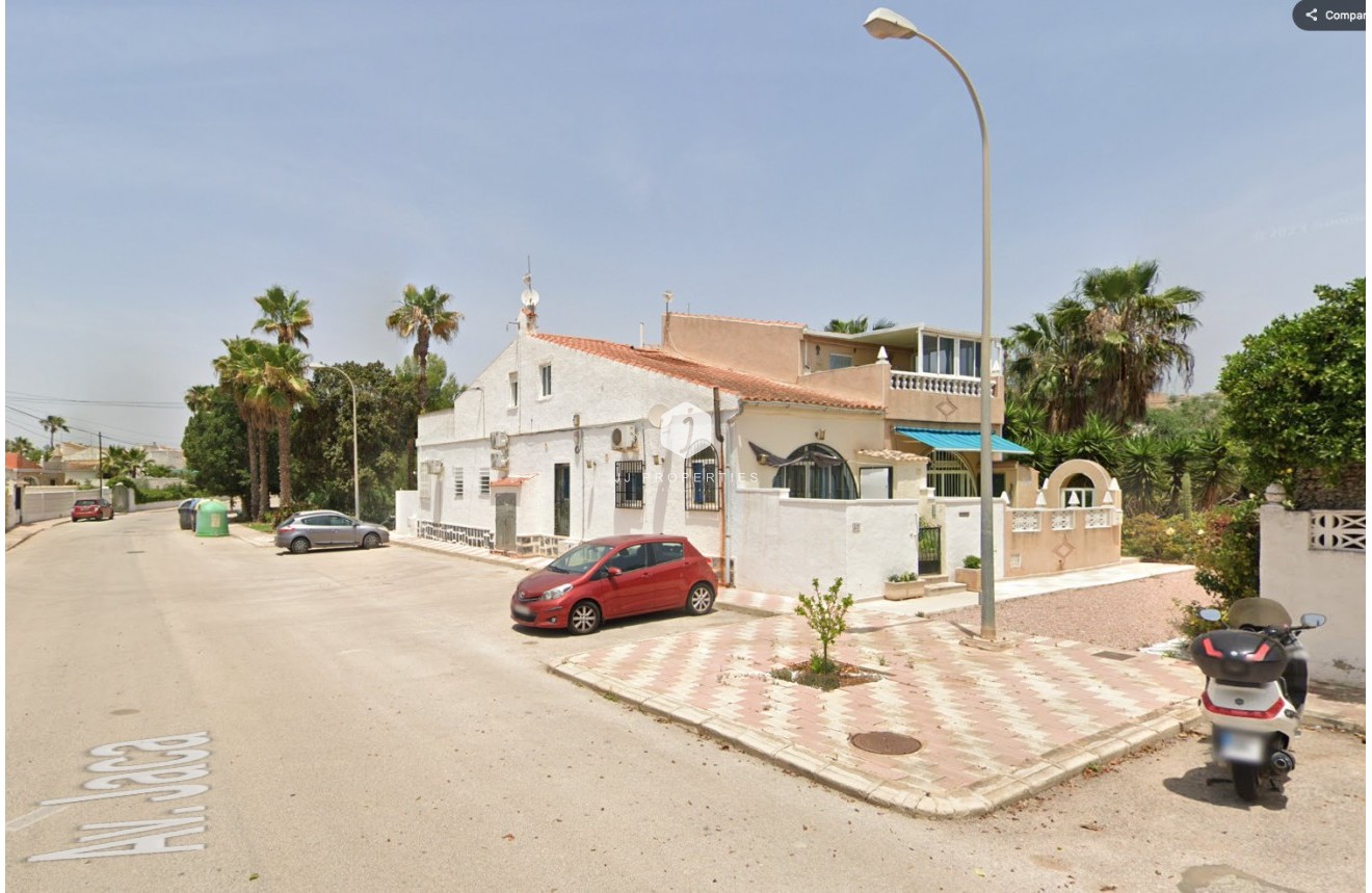 Z drugiej ręki - Szalet -
Torrevieja - Costa Blanca