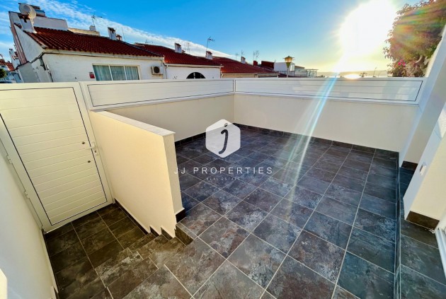 Z drugiej ręki - Szalet -
Torrevieja - Costa Blanca