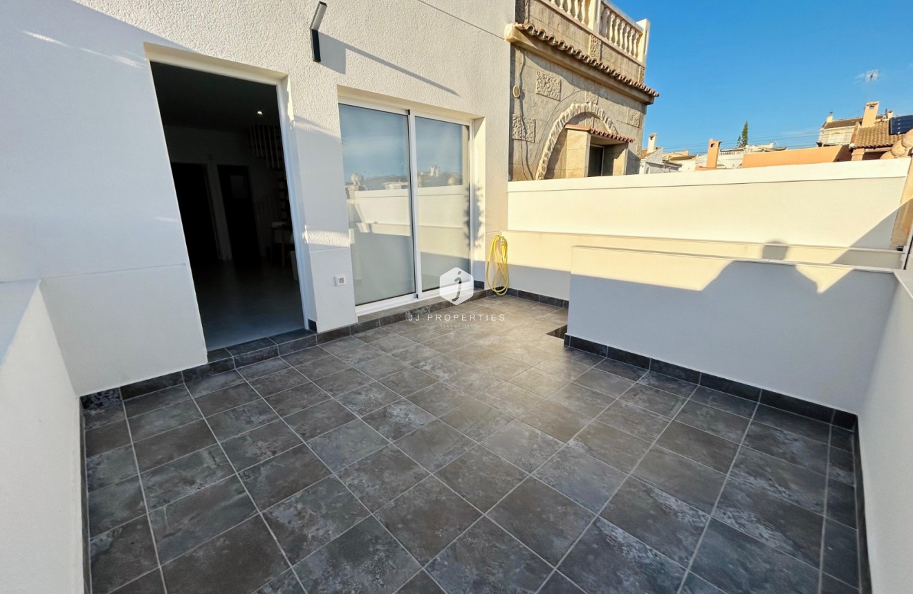 Z drugiej ręki - Szalet -
Torrevieja - Costa Blanca