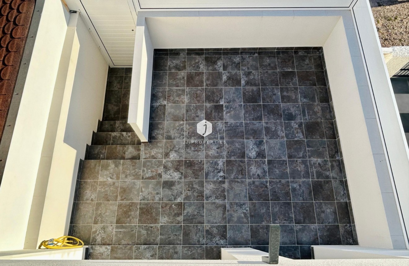 Z drugiej ręki - Szalet -
Torrevieja - Costa Blanca