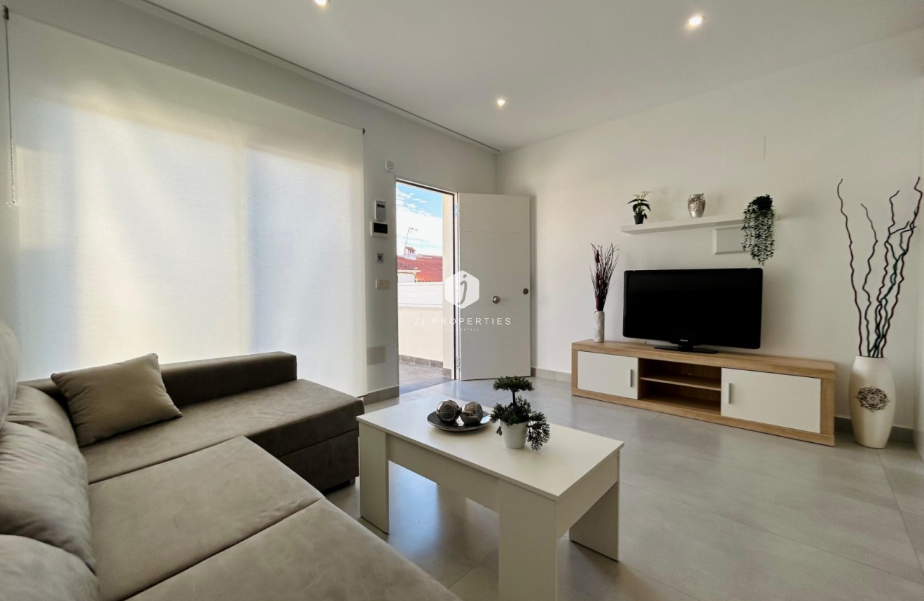 Z drugiej ręki - Szalet -
Torrevieja - Costa Blanca