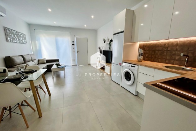 Z drugiej ręki - Szalet -
Torrevieja - Costa Blanca