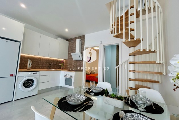 Z drugiej ręki - Szalet -
Torrevieja - Costa Blanca