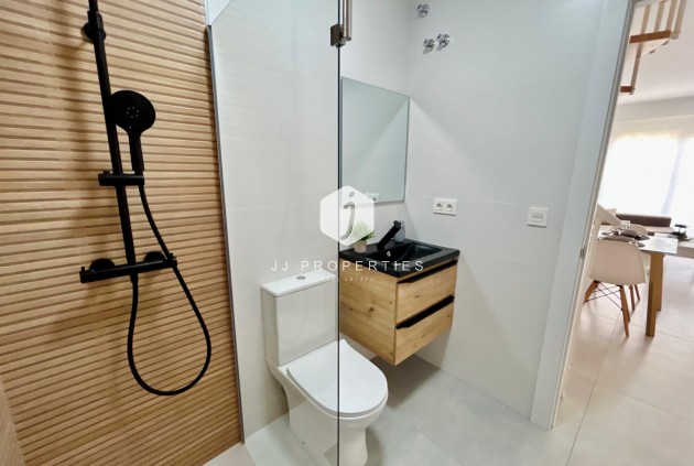 Z drugiej ręki - Szalet -
Torrevieja - Costa Blanca