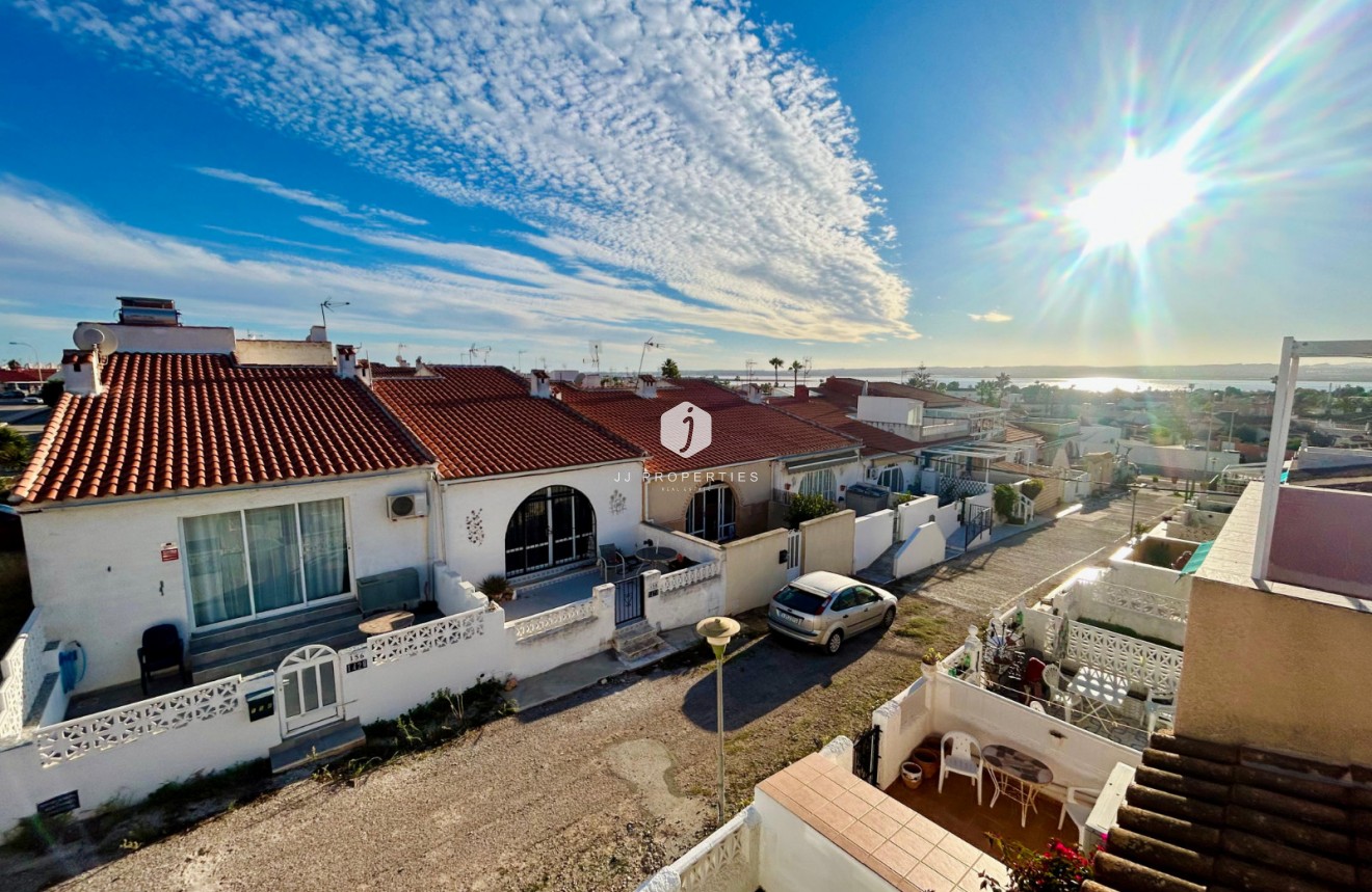 Z drugiej ręki - Szalet -
Torrevieja - Costa Blanca