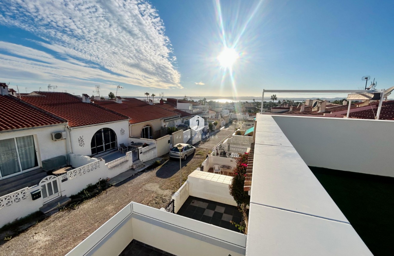 Z drugiej ręki - Szalet -
Torrevieja - Costa Blanca