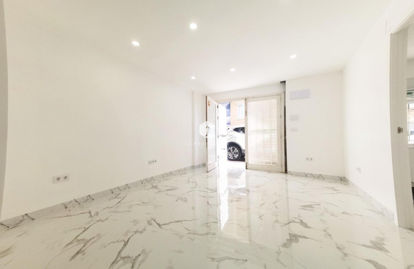 Tweedehands - Appartement / flat -
Torrevieja - Playa de los Naufragos