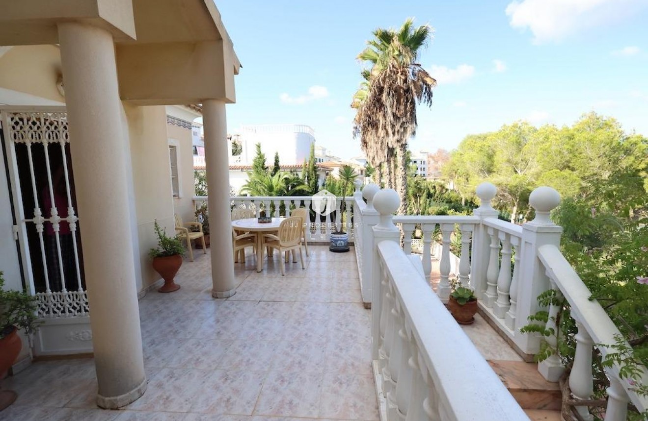 Z drugiej ręki - Villa -
Orihuela Costa - Costa Blanca